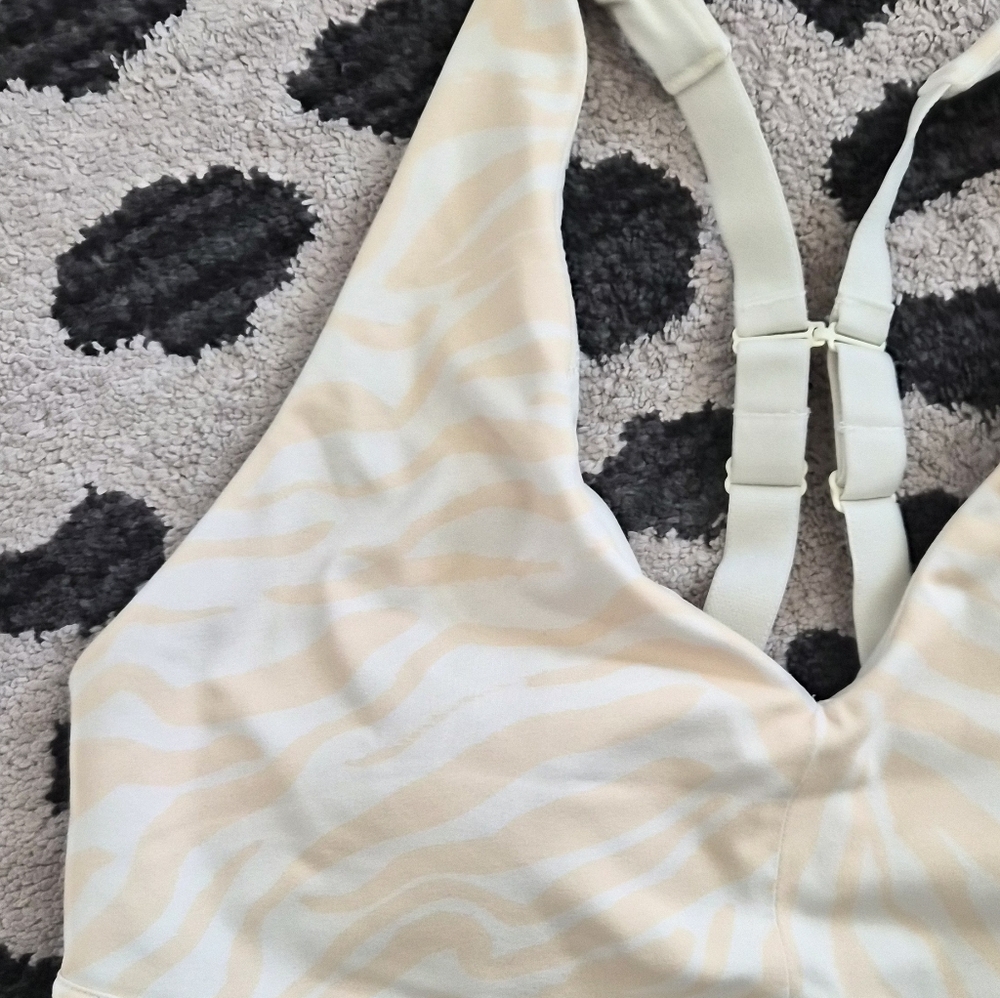 Fabletics All Day Every Day Bra Yellow Zebra Print V Neck Size L/XL - Picture 5 of 12